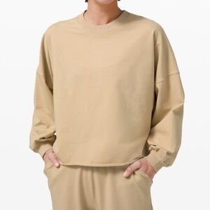lululemon athletica LA Oversized Boxy Crew in Trench